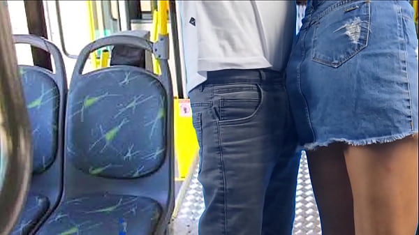 Jovem Gostosa Esmagada E Macetada No Busão Na Frente De Todo Mundo