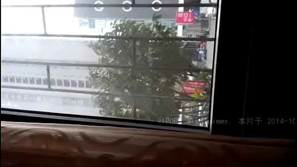 中国男人浩哥，饭桌上干翻闺蜜，炮火连天